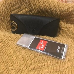 Ray Bans case with cleaning cloth